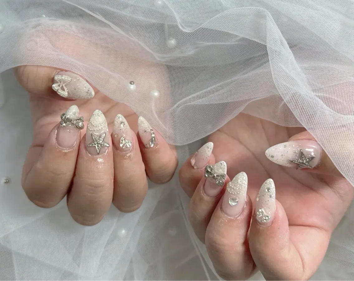 ネイル ハンドネイル フットネイル LAVISH nanamiのネイルデザイン