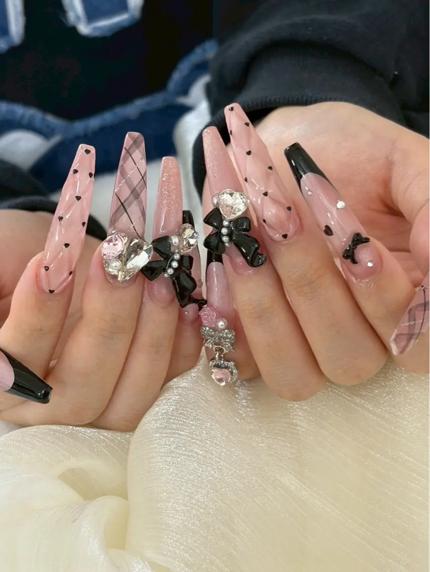 ネイル Bitty ✞suzuko✟のネイルデザイン