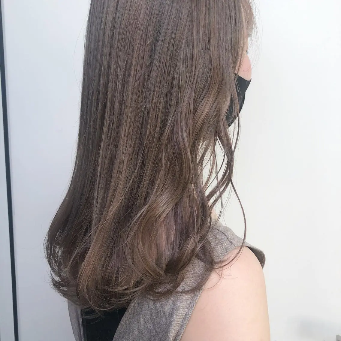 セミロング カラー ベージュカラー 透明感カラー ヘアカラー kasumi/渋谷/ パーマのヘアスタイル