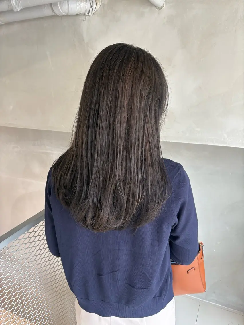 ロング カラー アッシュ アッシュグレー アッシュグレージュ グレージュ カット ヘアカラー トリートメント 透明感カラー🫧 nanohaのヘアスタイル
