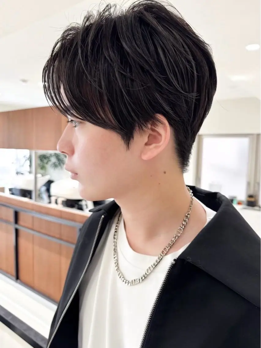 ショート カラー ブリーチ ヘアカラー 大森 陽向のヘアスタイル