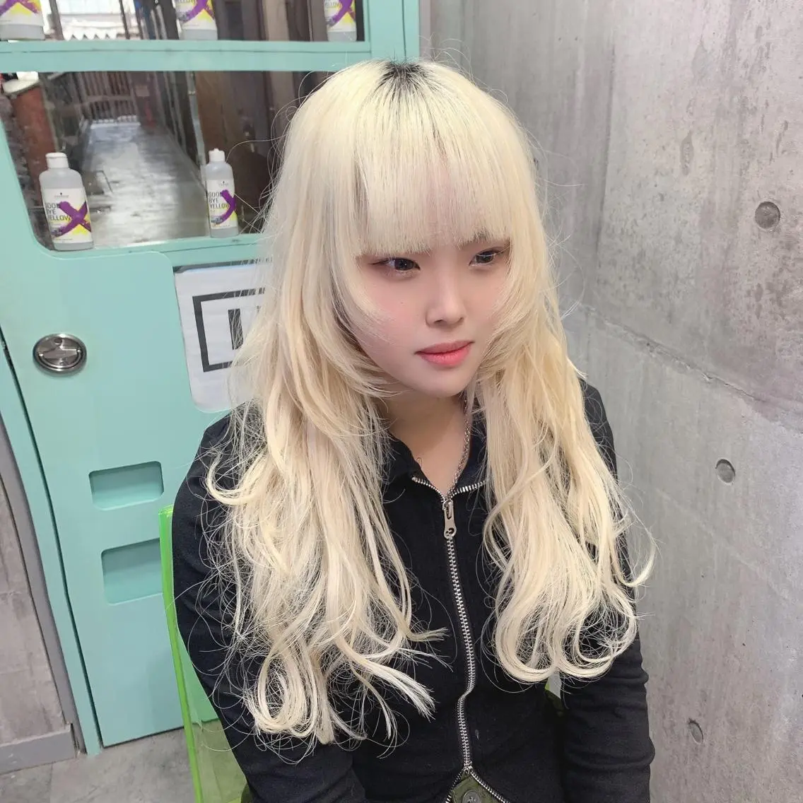 ロング エクステ ロング ウルフカット ホワイト&レイヤーカ ットエクステ長畠俊輔のヘアスタイル