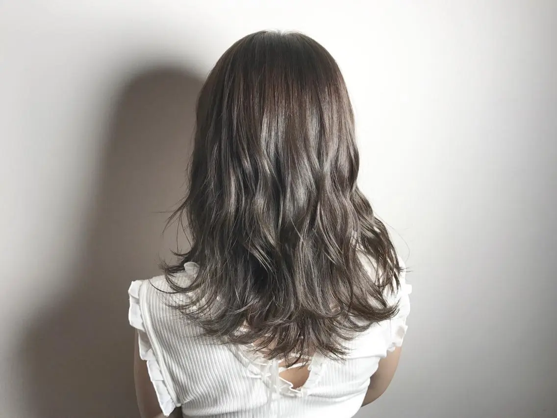 セミロング カラー ショート/レイヤー なら石井知希のヘアスタイル