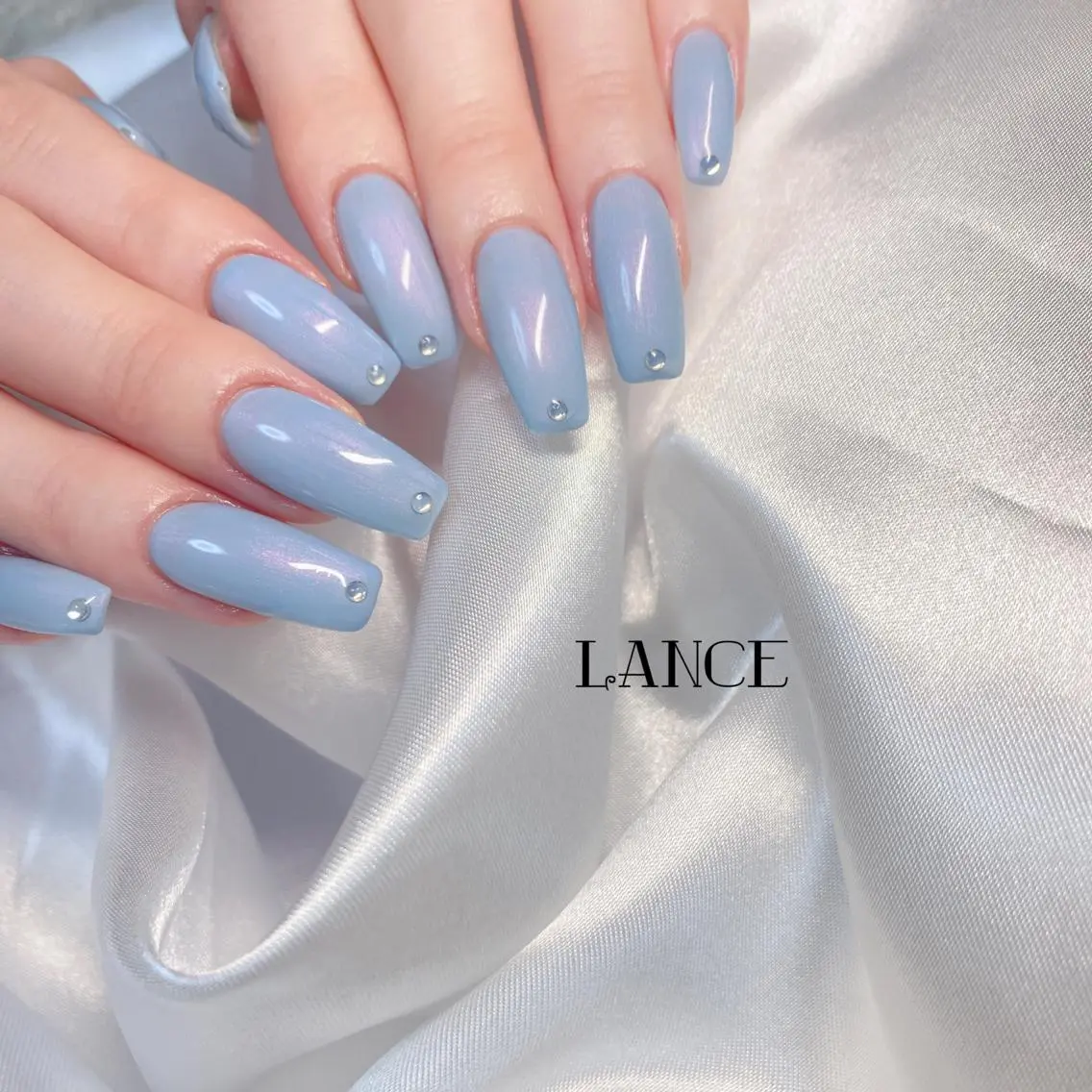 ミディアム ネイル オーロラネイル フレンチネイル グラデーション キラキラネイル シンプルネイル Lance nailのネイルデザイン