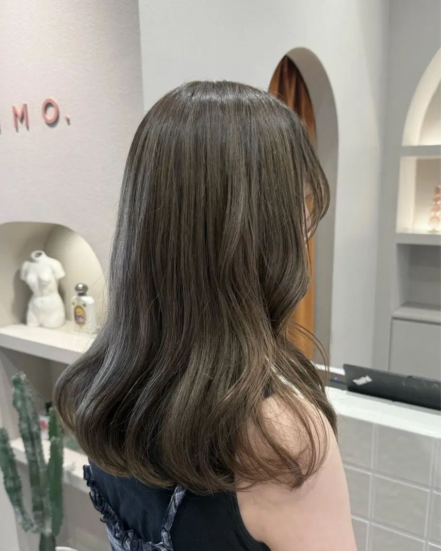 ミディアム カラー MIYU透明感カラー ブリーチなしWカラーのヘアスタイル