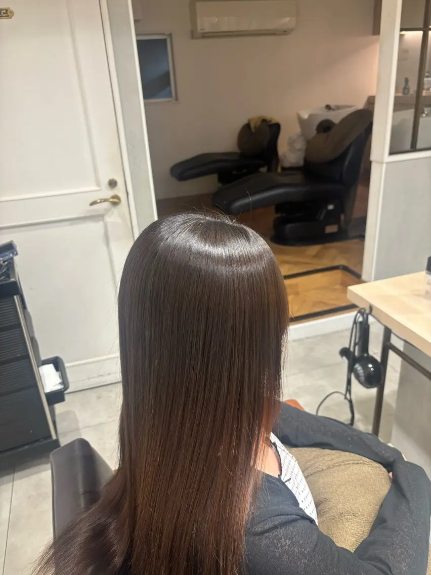 ロング 縮毛矯正 日野 鈴のヘアスタイル