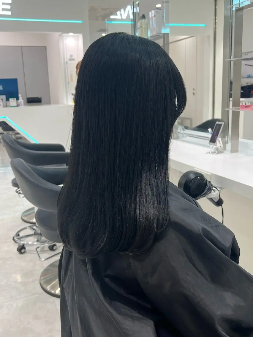 ロング カラー 黒髪 ブルーカラー ブルーブラック 髪質改善 韓国風ヘア ヘアカラー トリートメント ヘッドスパ ヘアセット ブリーチなし特化 美容師💖SAE💖のヘアスタイル
