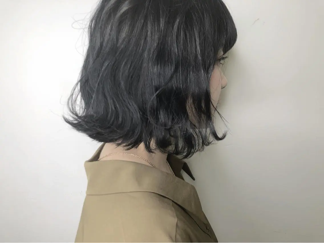 ミディアム カラー ブルーカラー ブルーグレー ブルーグレージュ エドルカラー グレージュ メンズ レイヤー ウルフ 弓木啓輔のヘアスタイル