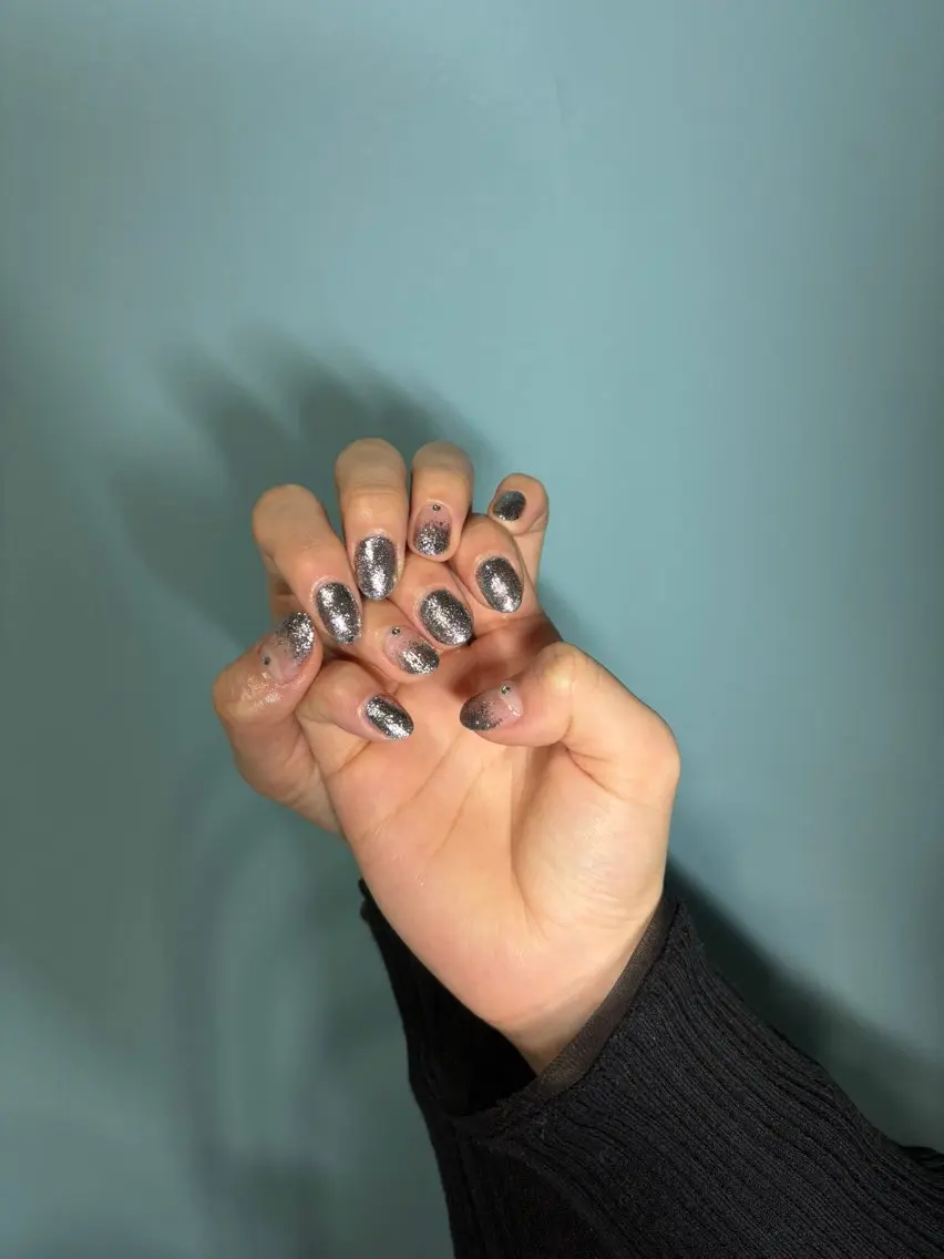 ネイル グラデーション ラメ(グリッター) ラメグラデーション ワンカラーネイル ハンドネイル IROHA NAIL Rinonのネイルデザイン