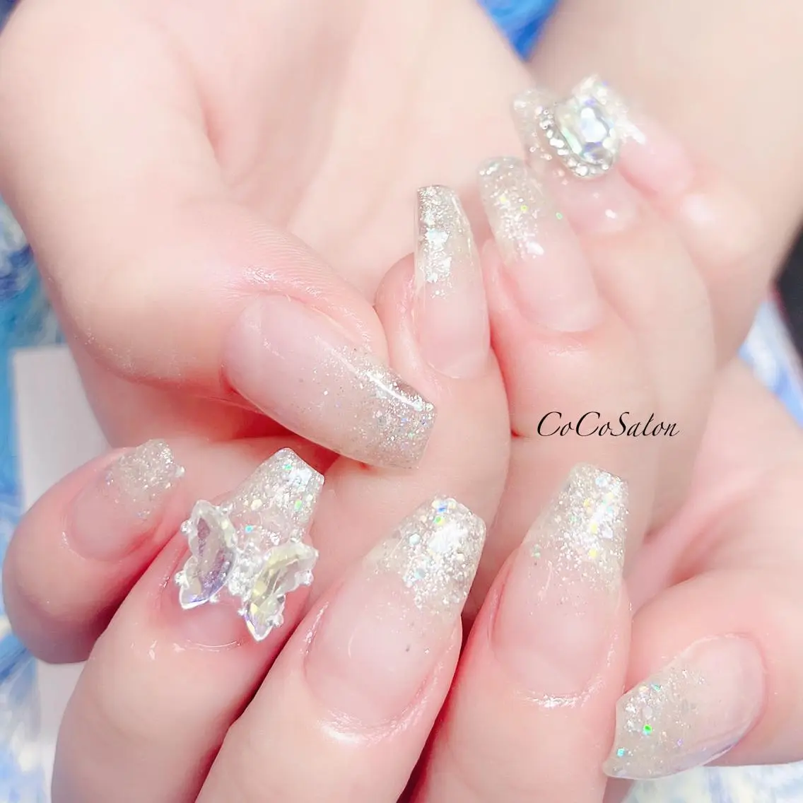 ネイル 成人式 長さ出し ジェルネイル グラデーション ホログラムネイル ハンドネイル CoCoSalon ネイル/まつ毛予約のネイルデザイン