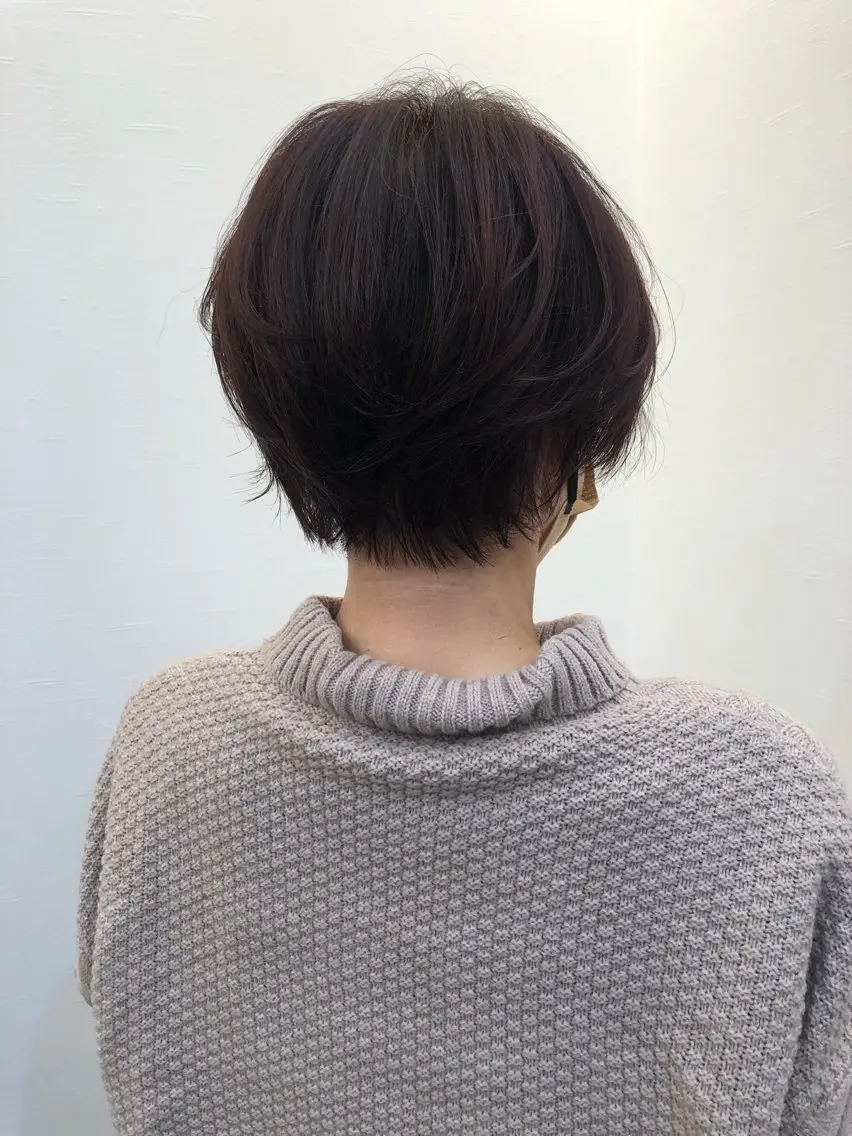 ショート ツノガイ エリのヘアスタイル
