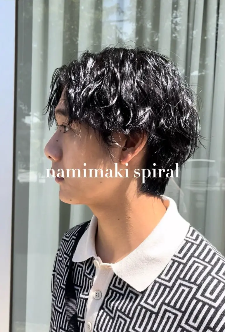 ミディアム パーマ メンズ ミディアムパーマ メンズパーマ 波巻きパーマ スパイラルパーマ 🧊メンズ特化🧊 高木航希のヘアスタイル