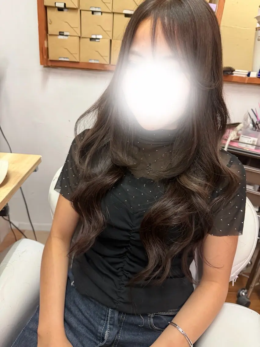 ロング エクステ 顔まわりレイヤー レイヤーカット エクステ 葵 アオイのヘアスタイル