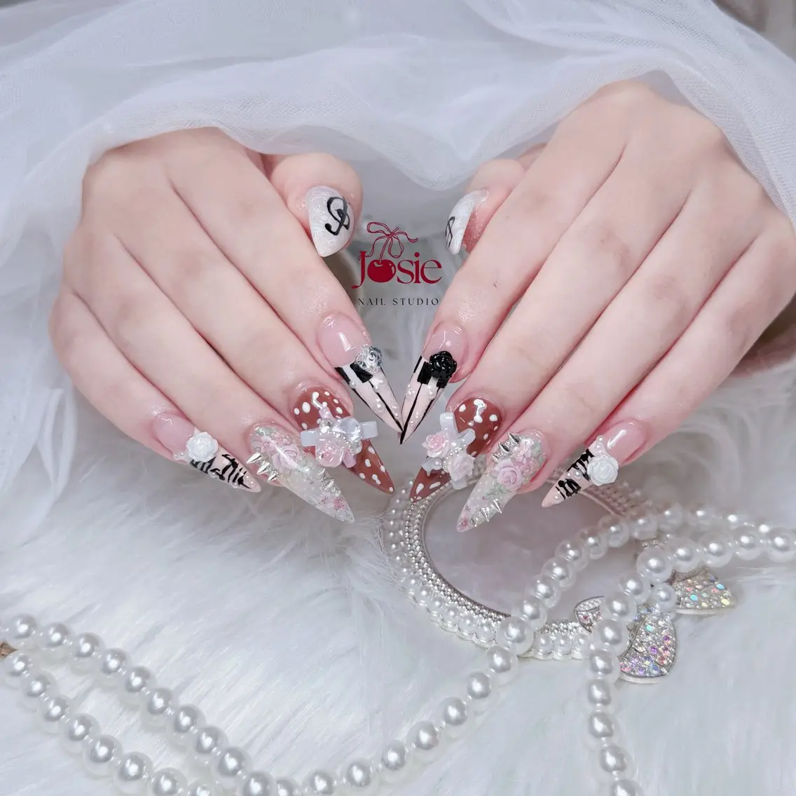 ネイル 長さ出し フレンチネイル グラデーション 韓国ネイル ロングネイル ハンドネイル Josie nail salonのネイルデザイン
