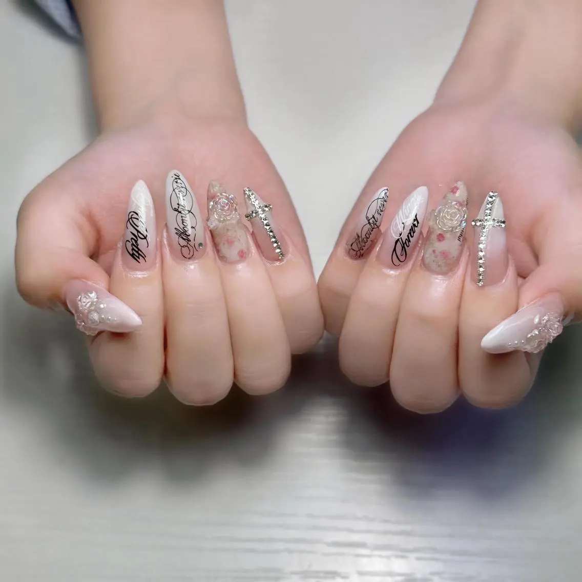 ネイル アニマル柄 フラワーネイル フレンチネイル 韓国ネイル ロングネイル Melia Nail Nambaのネイルデザイン