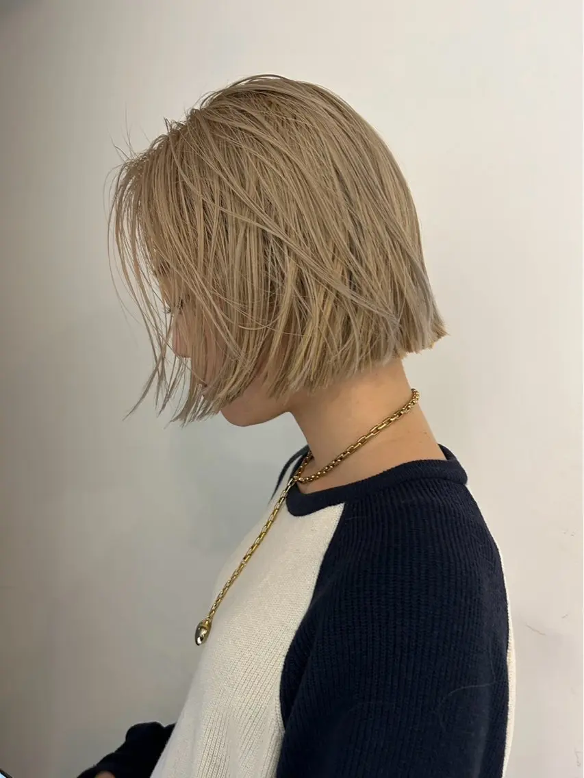 ショート カラー カット ヘアカラー MOND / PINのヘアスタイル