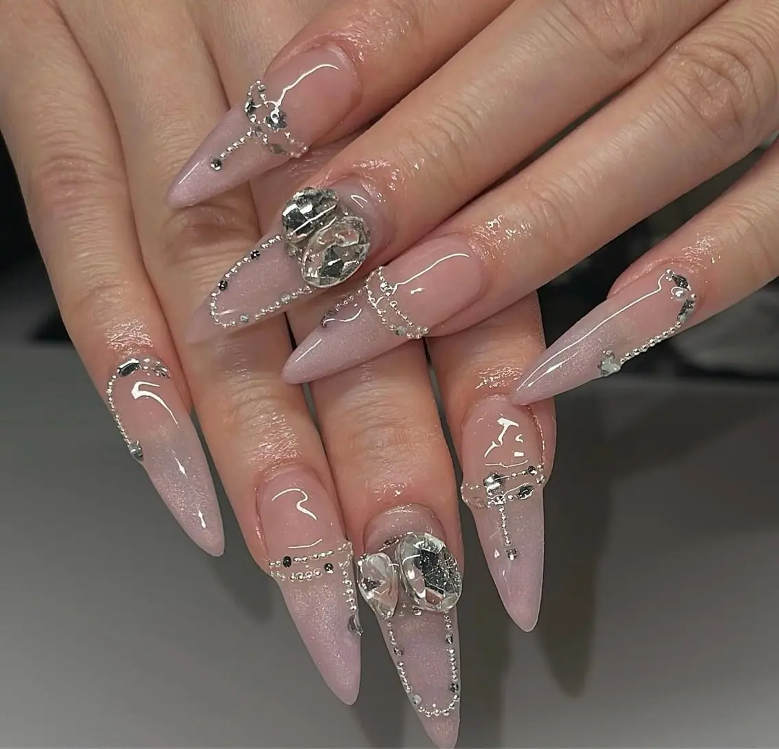 ネイル グラデーション キラキラネイル ワンカラーネイル 冬ネイル Jenn Nail Salonのネイルデザイン