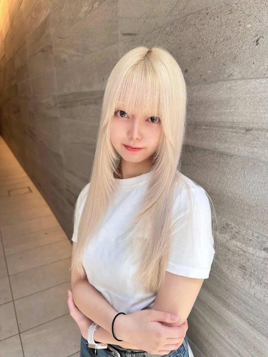 ロング カラー ベージュカラー ブリーチ ホワイトベージュ トリートメント ヘアカラー トリートメント YUYA/ハイトーン /ブリーチのヘアスタイル