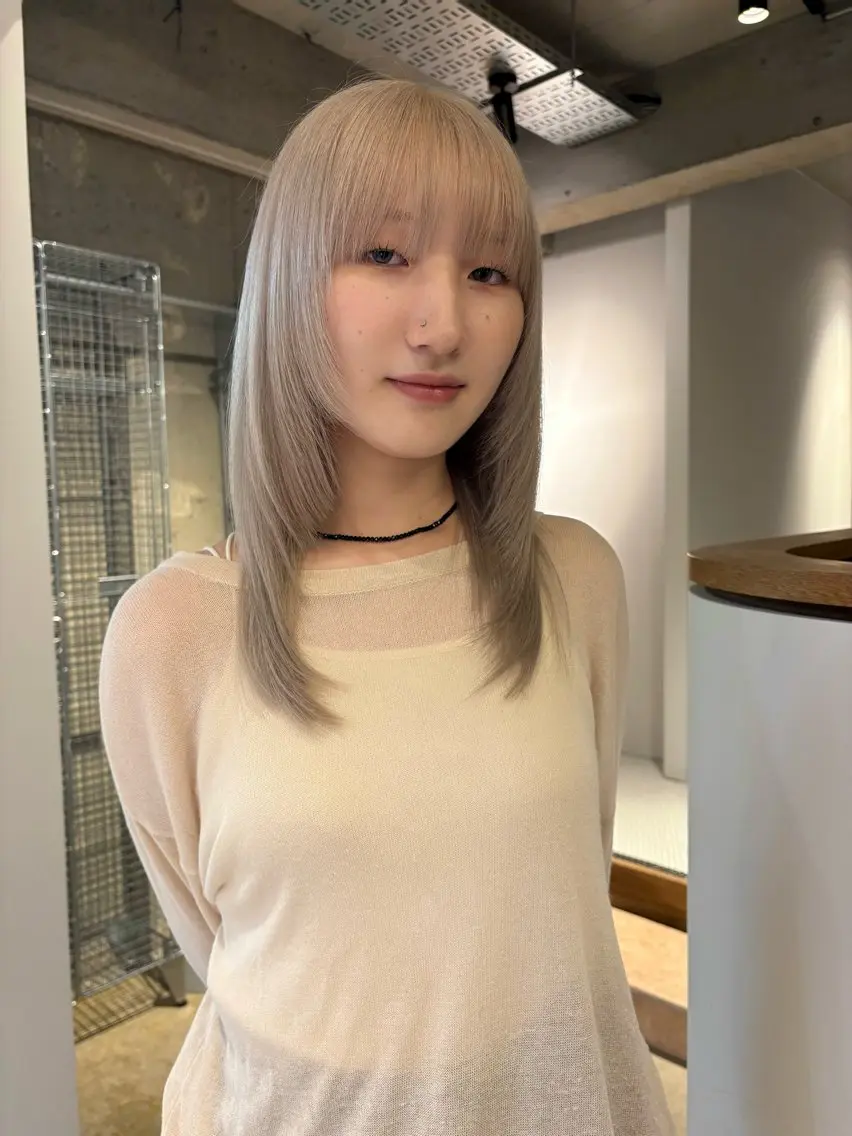 ダメージを最小限に抑えてハイトーンに✨全体ブリーチ＋オンカラー🧝🏻‍♀️⭐️の写真