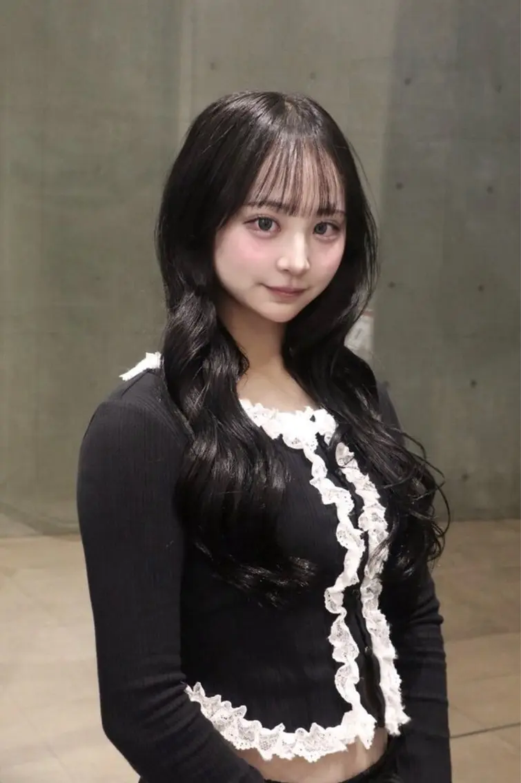 セミロング カラー 黒髪 韓国風ヘア レイヤーカット カット ヘアカラー レイヤー/ブリーチ iwamiya岩見谷のヘアスタイル