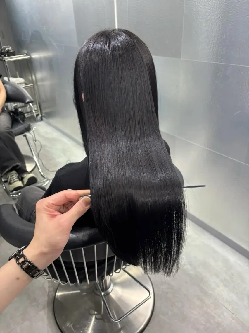 ロング カラー 黒髪 ブルーカラー ブルーブラック 心愛🐈‍⬛🩶 studio qのヘアスタイル