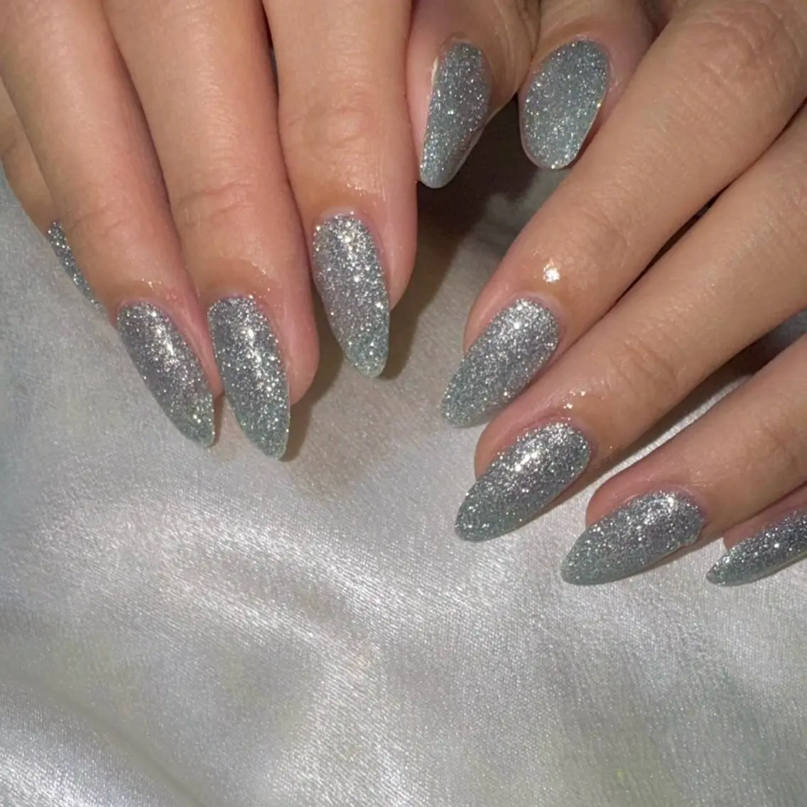 ネイル オーロラネイル フラッシュネイル フットネイル フレンチネイル ジェルネイル ハンドネイル mogunail &blowのネイルデザイン