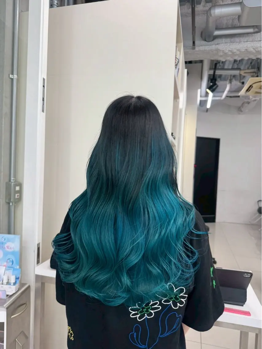 ロング ハイライト レイヤーカット ヘアカラー トリートメント ⚜️バレイヤージュの 小池柚葉⚜️のヘアスタイル