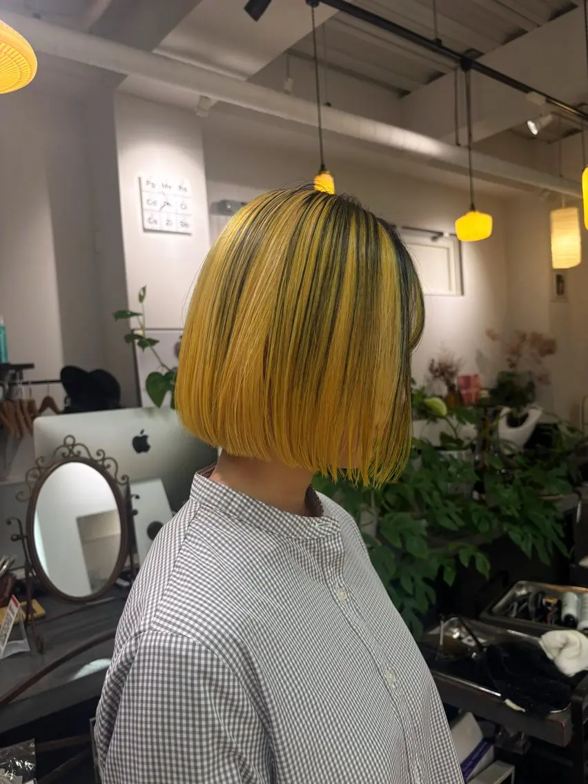 ショート ヘアカラー ooitヨシダ ミナミのヘアスタイル