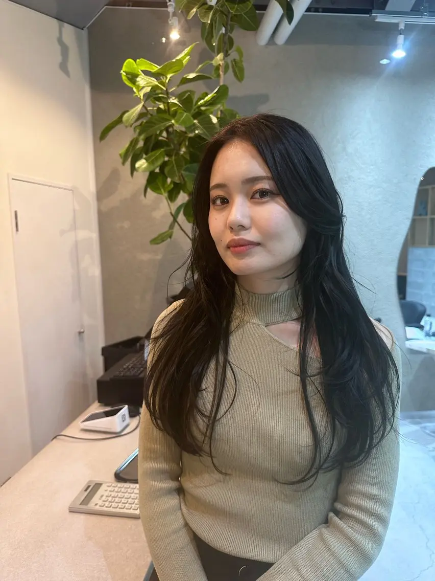 ロング カラー Shiro RENのヘアスタイル