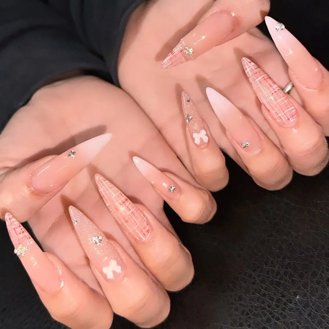 ロング ハンドネイル 🦋Nail Amo🦋のネイルデザイン