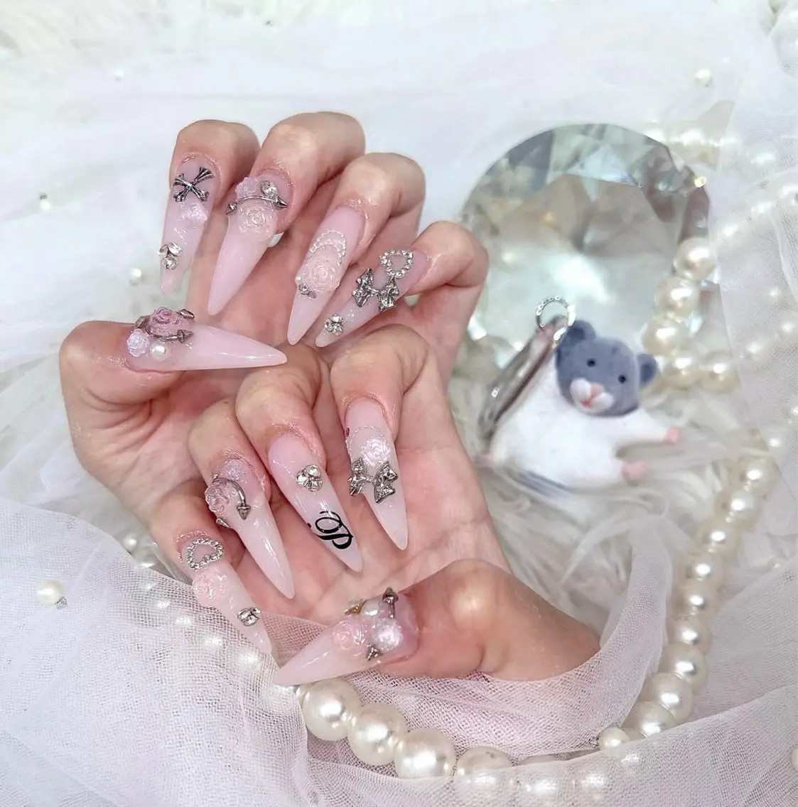 ネイル ジェルネイル 韓国ネイル 持ち込み シンプルネイル ワンホンネイル ハンドネイル 🎀Aura. Yurachanのネイルデザイン