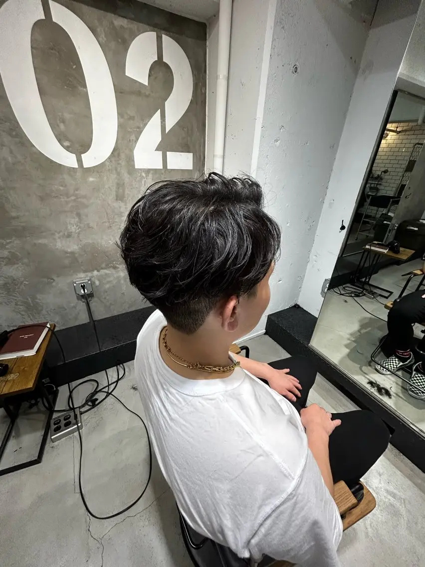ショート パーマ ヘアアレンジ メンズ アップバング メンズパーマ 岩城 滉成のヘアスタイル