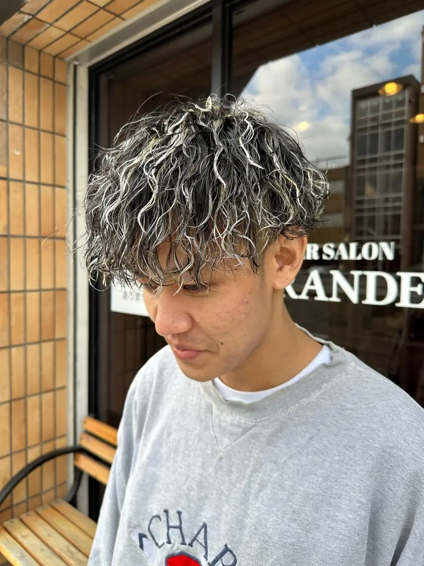 カラー パーマ メンズ メンズハイライト メンズパーマ ハイライトカラー ハヤシカズキ/カラー ✂/メンズパーマのヘアスタイル