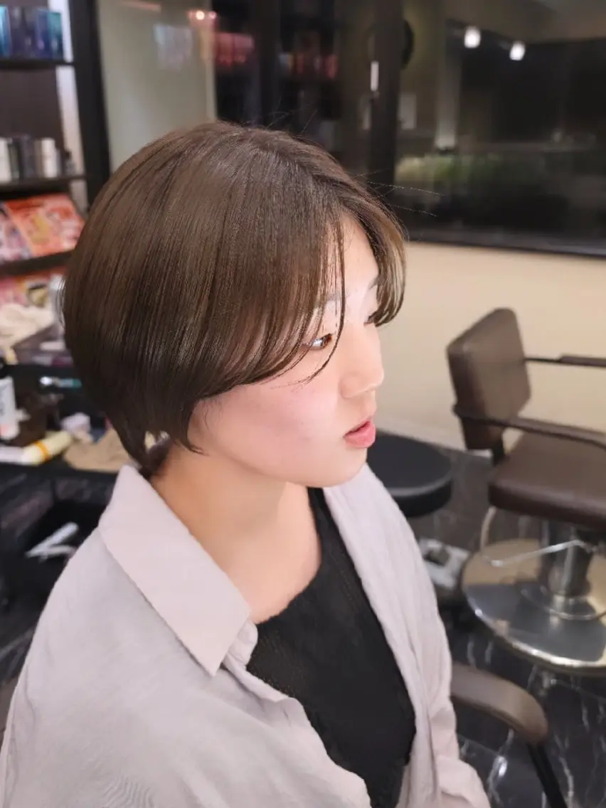 カラー ショート ベージュカラー オリーブベージュ ヘアカラー Log  nanaka🎀のヘアスタイル