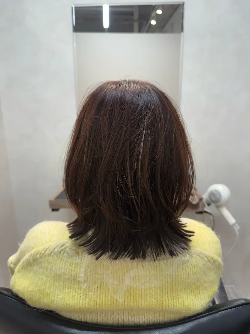 ミディアム カラー カット ヘアカラー トリートメント ヘッドスパ チナツ ，のヘアスタイル