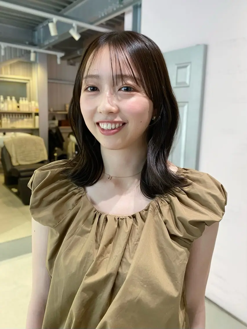 ミディアム カラー ブラウンカラー ダークブラウン レイヤーカット カット ヘアカラー アオイ🩵レイヤー /柔らかカラーのヘアスタイル