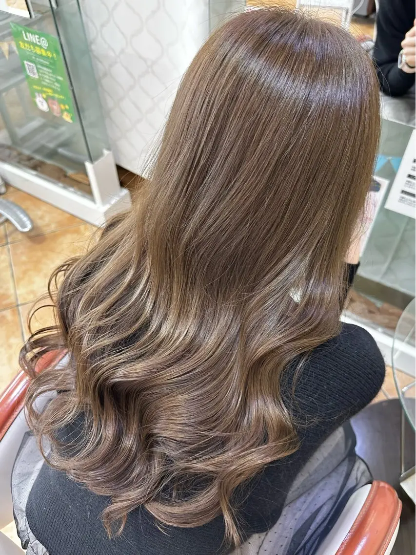 カラー ベージュカラー ブリーチ 透明感カラー ブリーチなしカラー ヘアカラー 廣藤 梨花のヘアスタイル