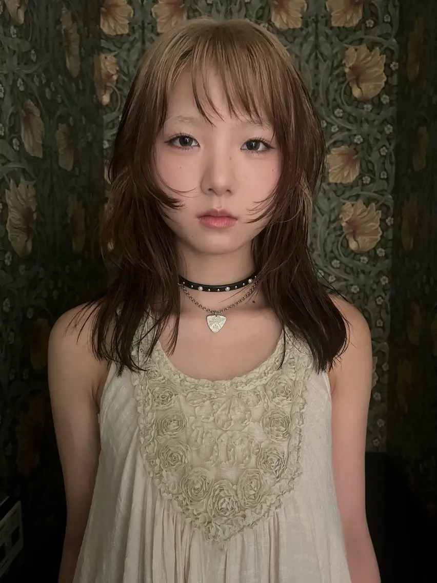 セミロング カット 田中 里奈のヘアスタイル