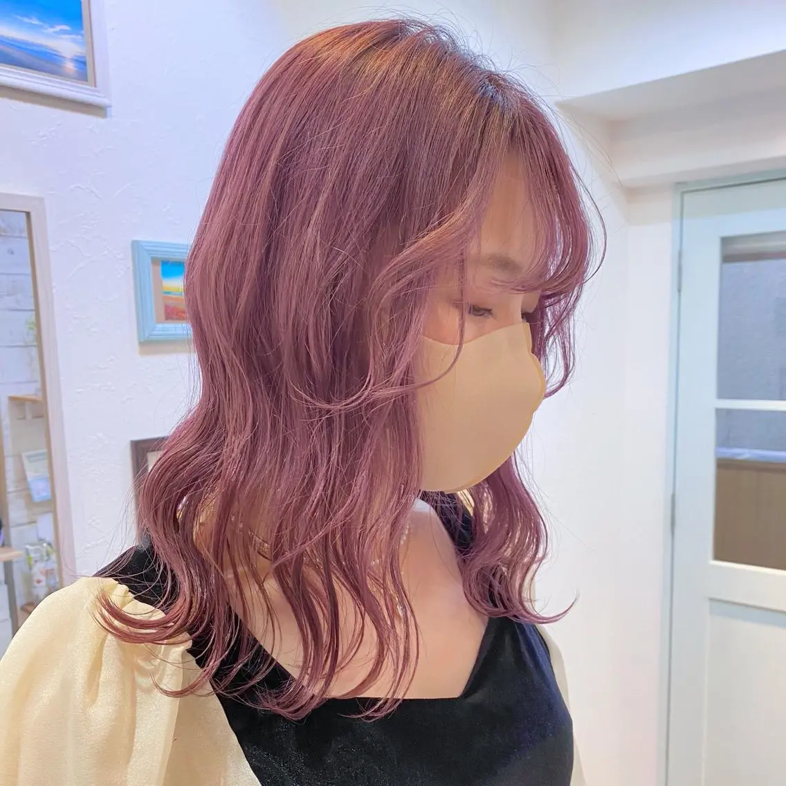 セミロング カラー ブリーチ ピンクカラー ホワイトピンク ブリーチなしカラー ダブルカラーエクステのヘアスタイル