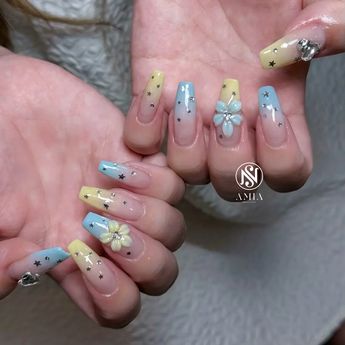 ロング ハンドネイル 🌟AMIA BEAUTY🌟のネイルデザイン
