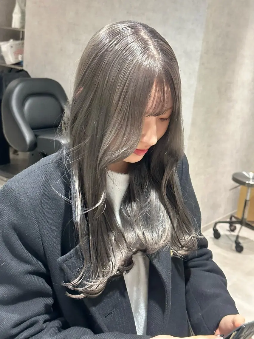 セミロング カット ヘアカラー トリートメント 井口 泰輝のヘアスタイル