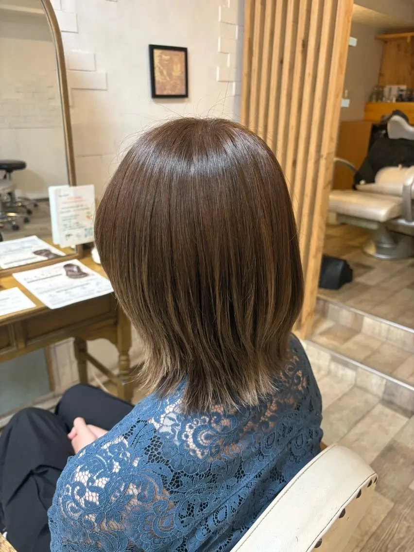ミディアム カット ヘアカラー トリートメント 五津 沙理衣のヘアスタイル