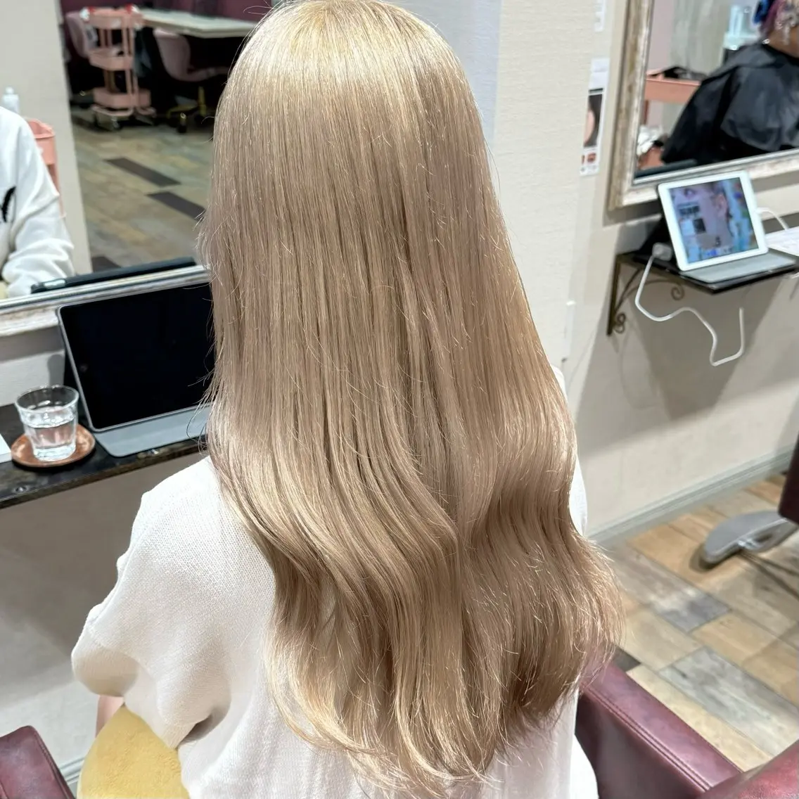 ロング カラー ヘアカラー 柔らかいbeige ￤韓国￤🩰マユ🩰のヘアスタイル