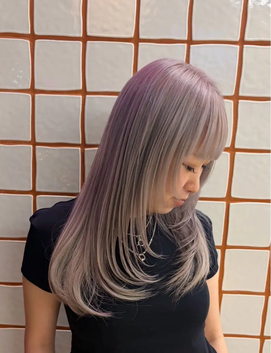 カラー sara ブリーチカラーのヘアスタイル