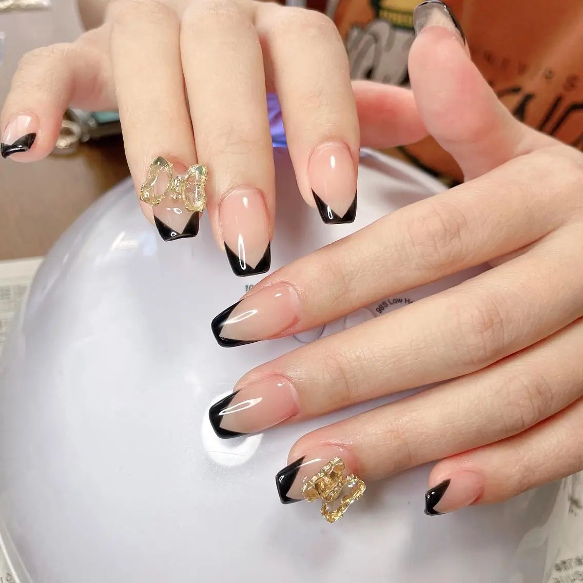 ネイル ストーンネイル M🌷nail 長さだし専門店のネイルデザイン
