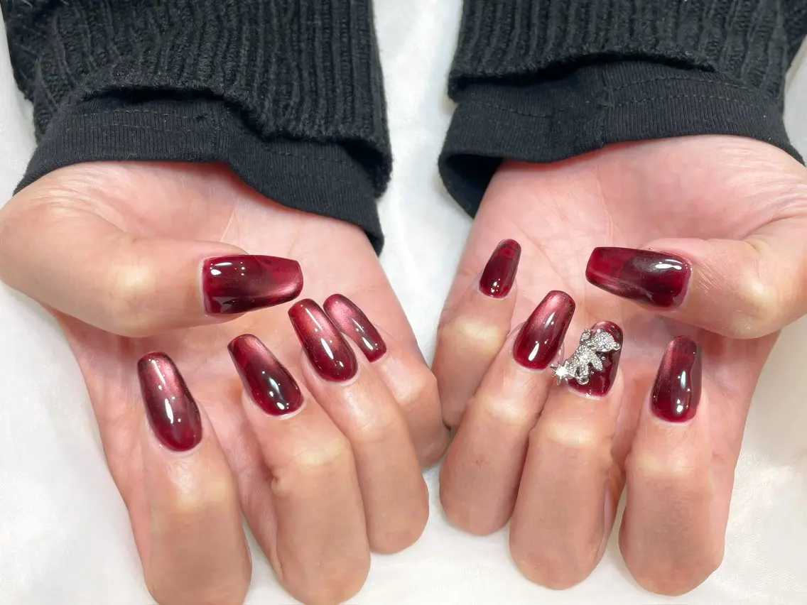 ネイル マグネットネイル マグネットワンカラー ワンカラーネイル ストーンネイル Ouna NAIL haruのネイルデザイン