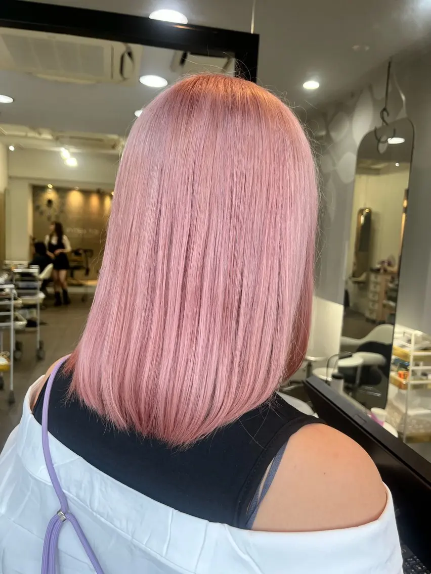 ミディアム カラー カット ヘアカラー トリートメント 透明感カラーショート ボブツムギ♡のヘアスタイル