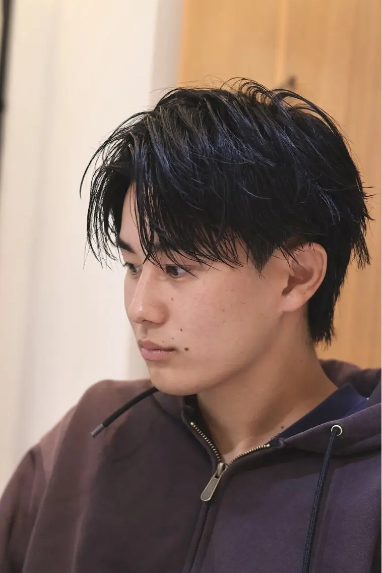 パーマ メンズ メンズブリーチ センターパート メンズハイトーン カルマパーマ メンズ韓国風 カット 縮毛矯正 似合わせメンズカット ブリーチ/ウルフ/栄のヘアスタイル