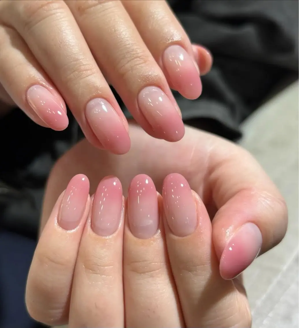 🌸【研修モデル募集】ラメグラデーション/グラデーション+10個ストーンの写真