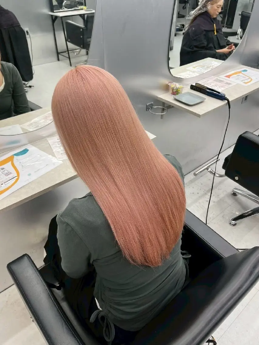 カラー ロング 地雷系🎀ハイトーン 💙荒川結星のヘアスタイル